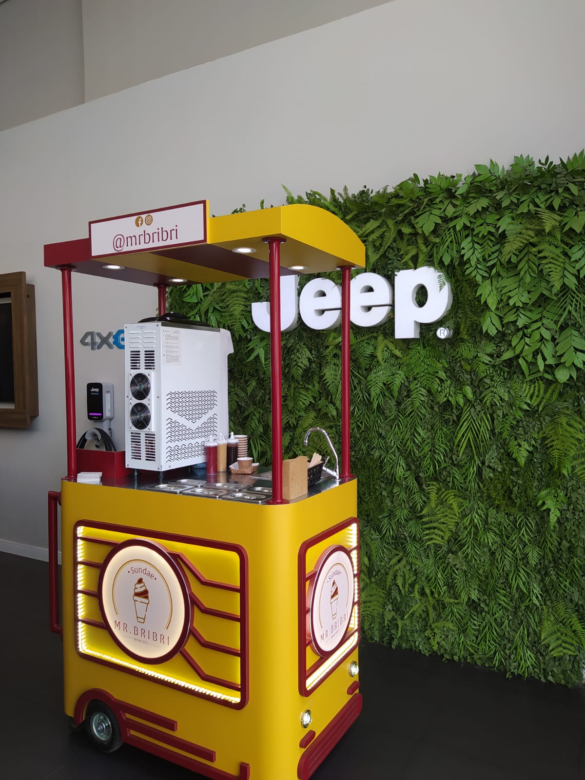 Quiosque corporativo instalado em shopping